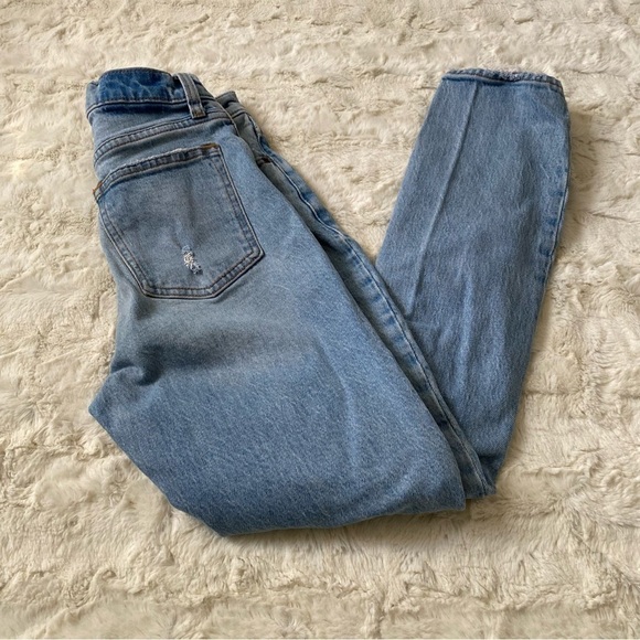 Abercrombie & Fitch Women's Size 25 Blue Distressed The High Rise Mom Jeans - Picture 1 of 6